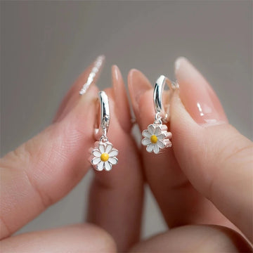 DAIIIBABYYY  -   New Simple Daisy Flower Pendant Hoop Earrings for Women Korean Sweet Cute Hanging Earrings Girl Wedding Party Jewelry Gifts
